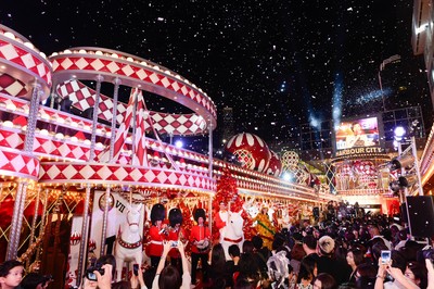 海港城“圣誕圓滿愛”圣誕布置亮燈動(dòng)人一刻